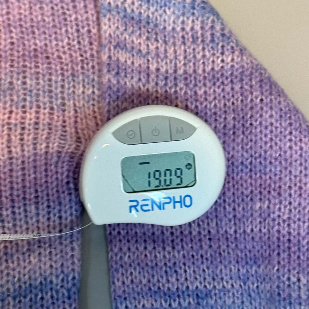 GAP Women’s XS Pink Purple Blue Striped V-Neck Knit Sweater Long Sleeve - Picture 6 of 8